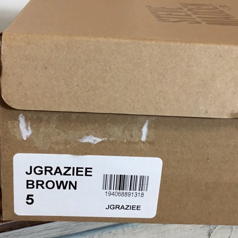 STEVE Madden girls boots. New in box Size 5